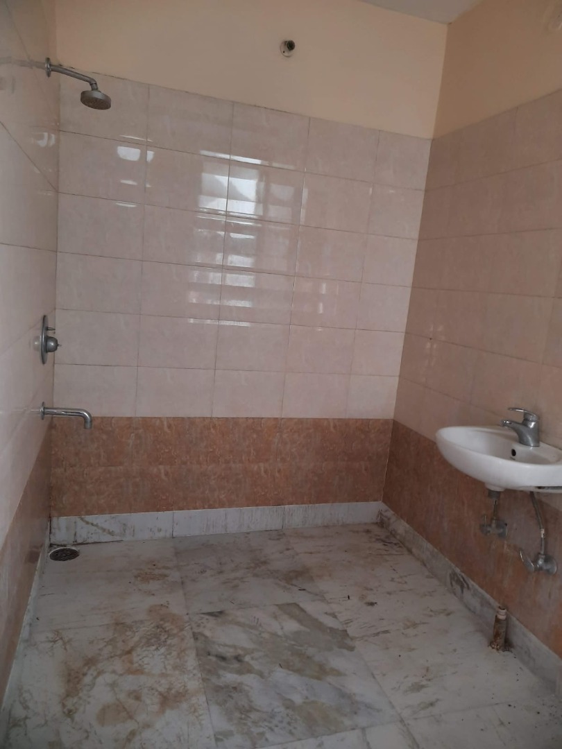 Unfurnished 3bhk in Bishnu Rabha Path, Beltola, Guwahati, Assam, India for Rent